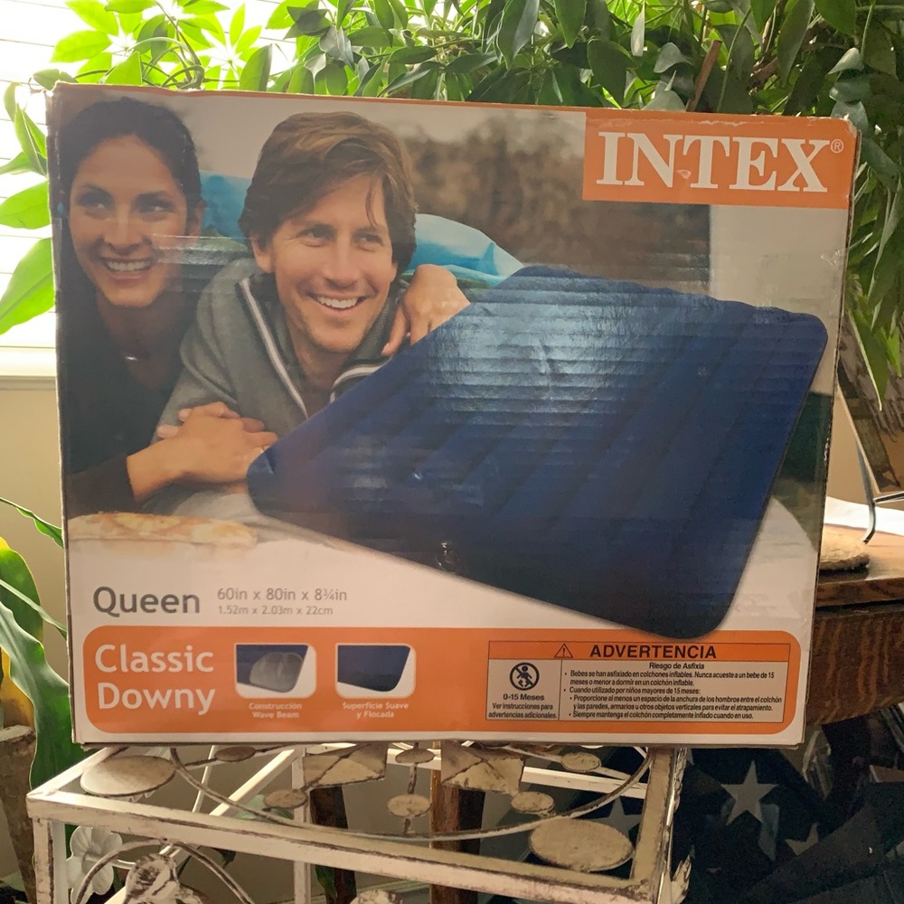 “INTEX” Queen Classic Downy Air Mattress    NWT